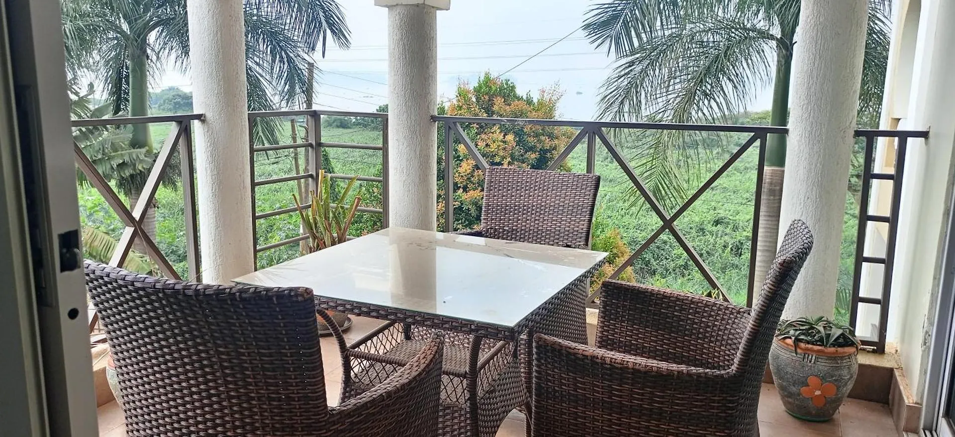 Peninsula Drive Lake Side Apartments Kampala